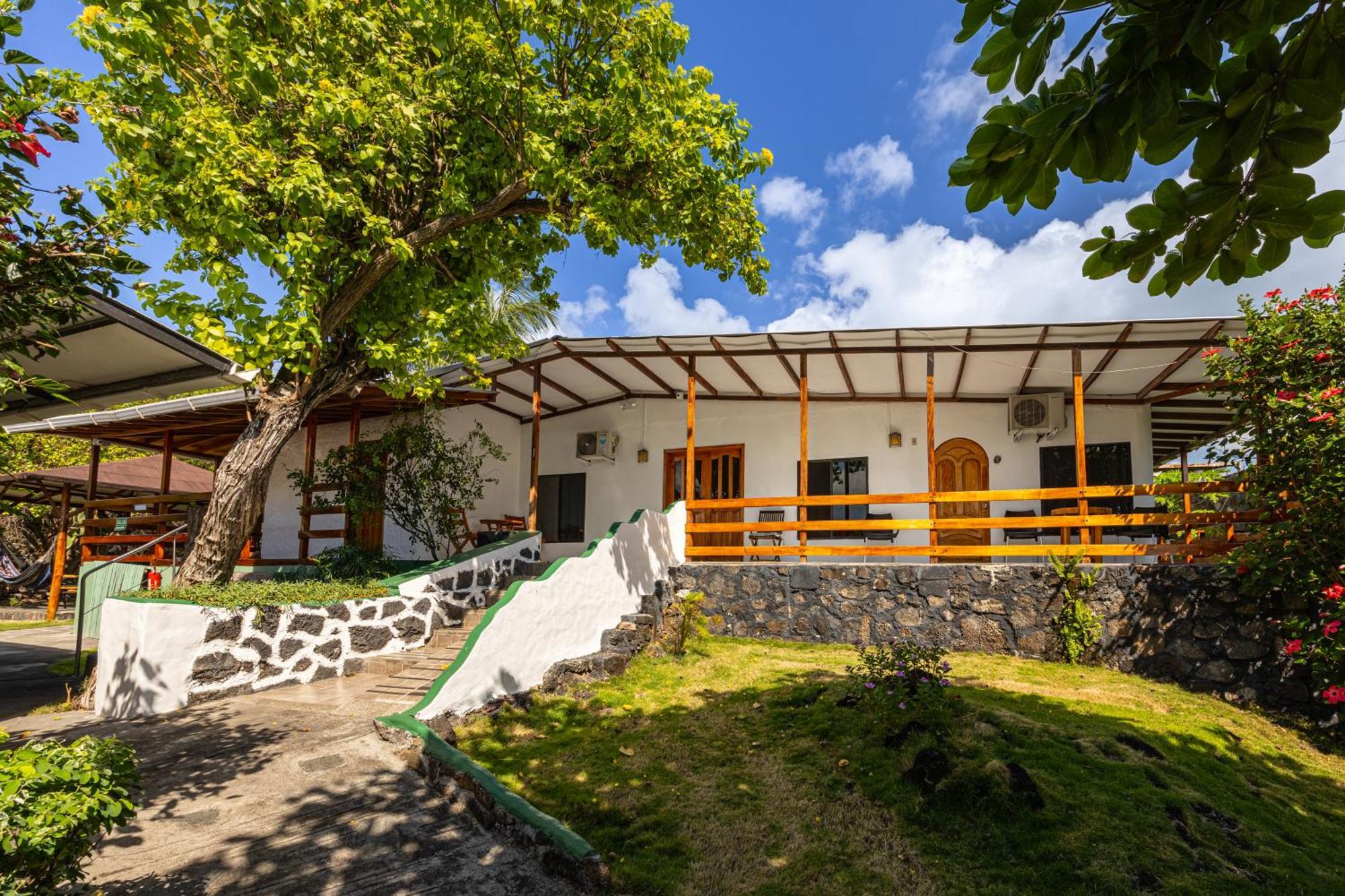 La Peregrina Galapagos B&B Puerto Ayora  Exterior photo